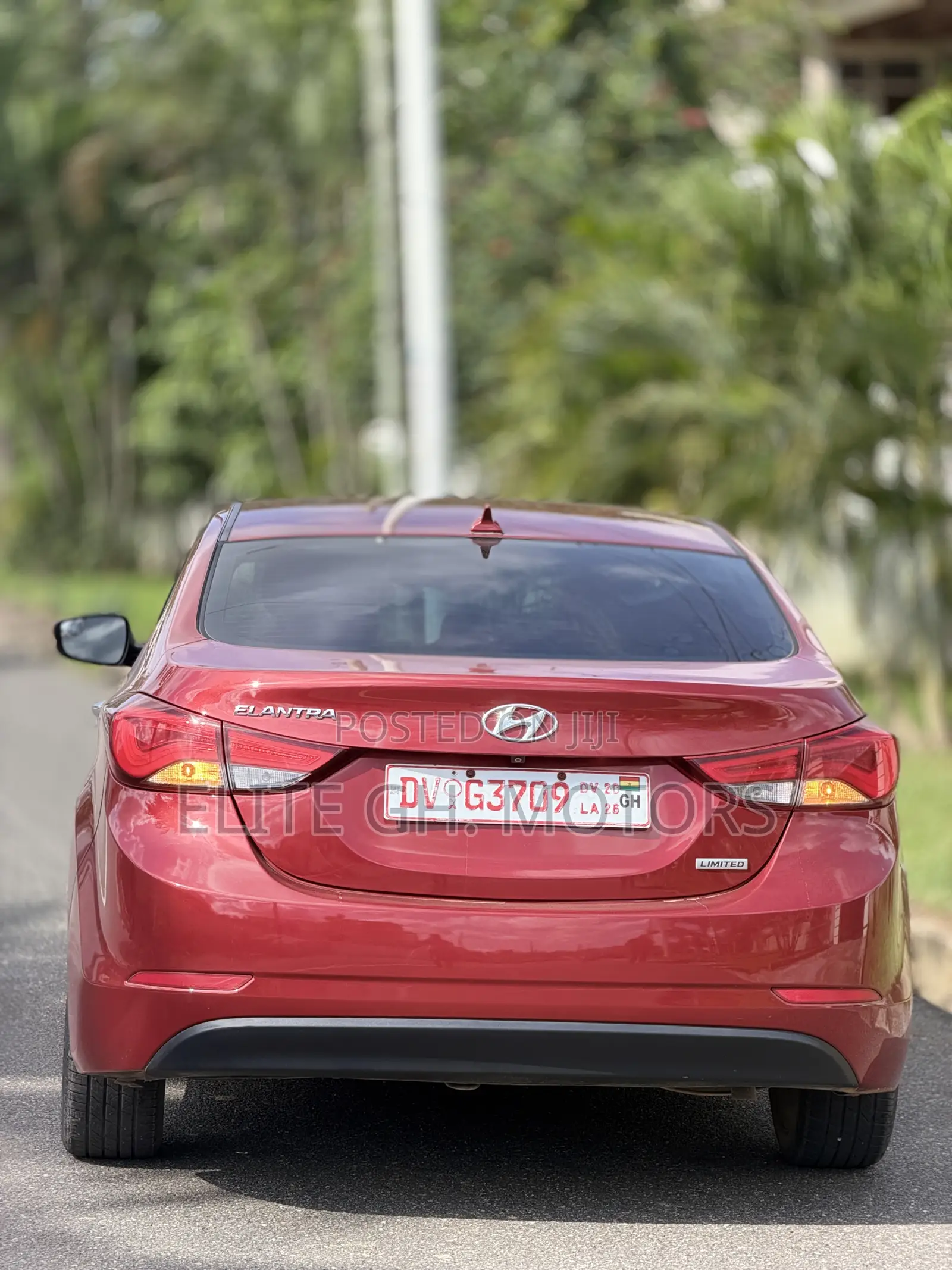 Hyundai Elantra Limited Sedan FWD (1.8L 4cyl 6A) 2016 Red
