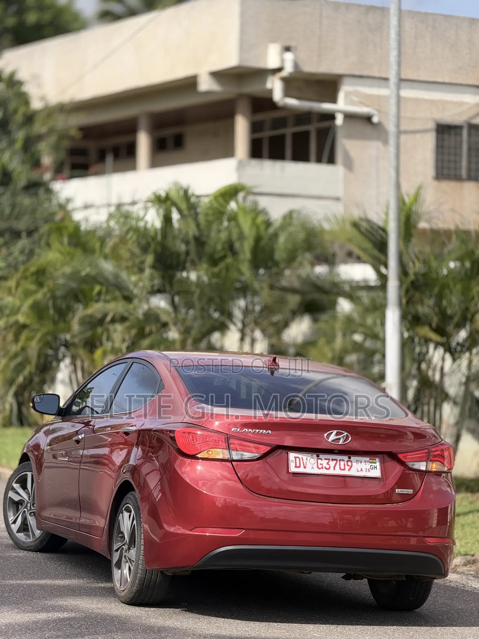 Hyundai Elantra Limited Sedan FWD (1.8L 4cyl 6A) 2016 Red