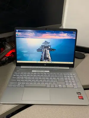 Laptop HP 15 8GB AMD Ryzen 5 SSD 256GB