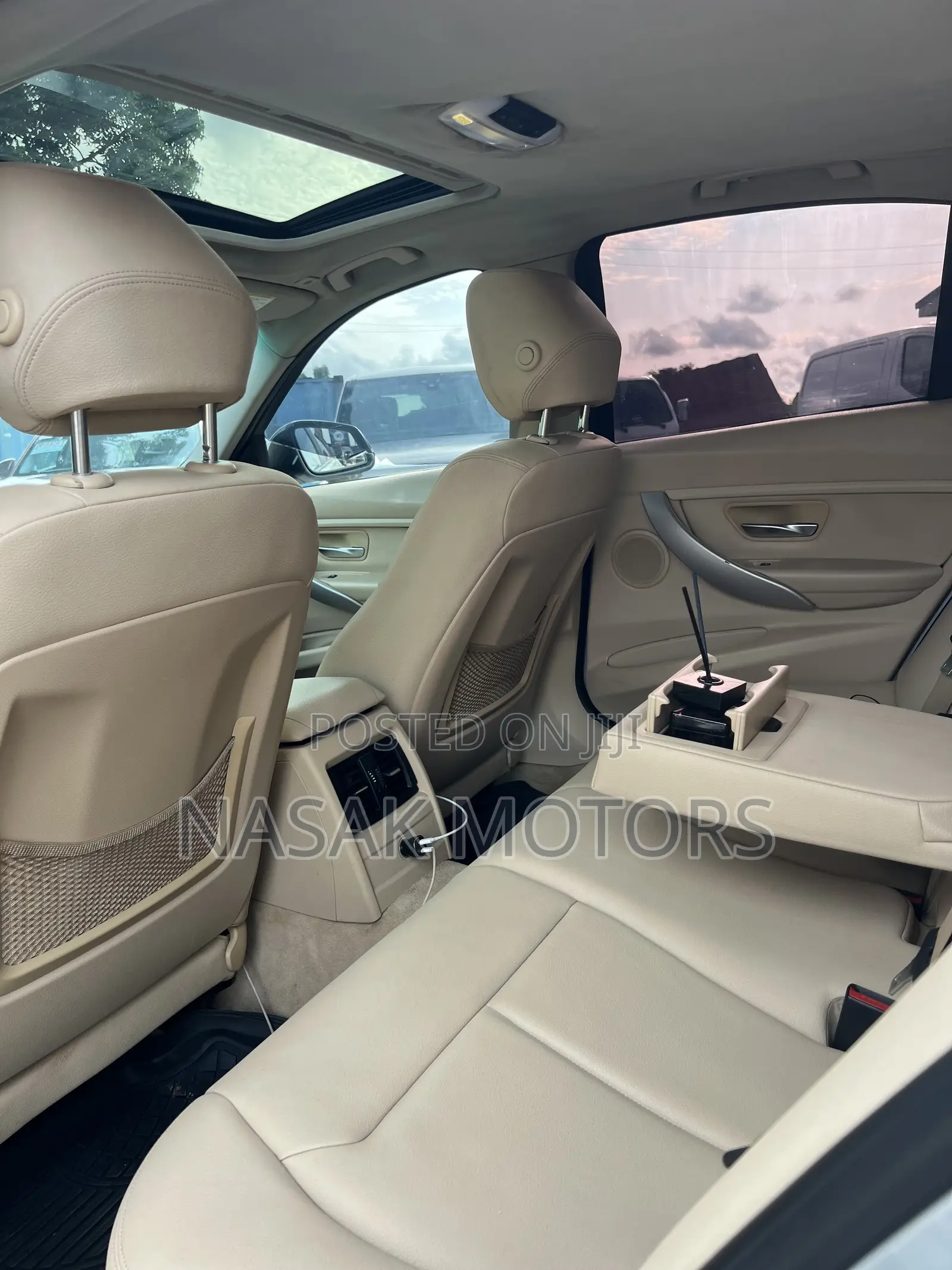 BMW 320i Sedan RWD 2014 Silver