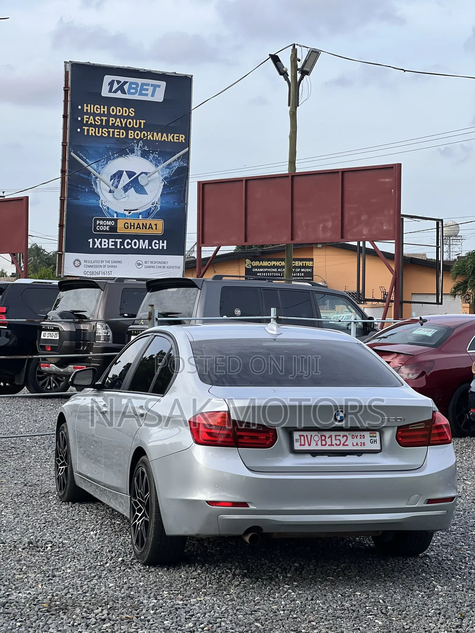 BMW 320i Sedan RWD 2014 Silver