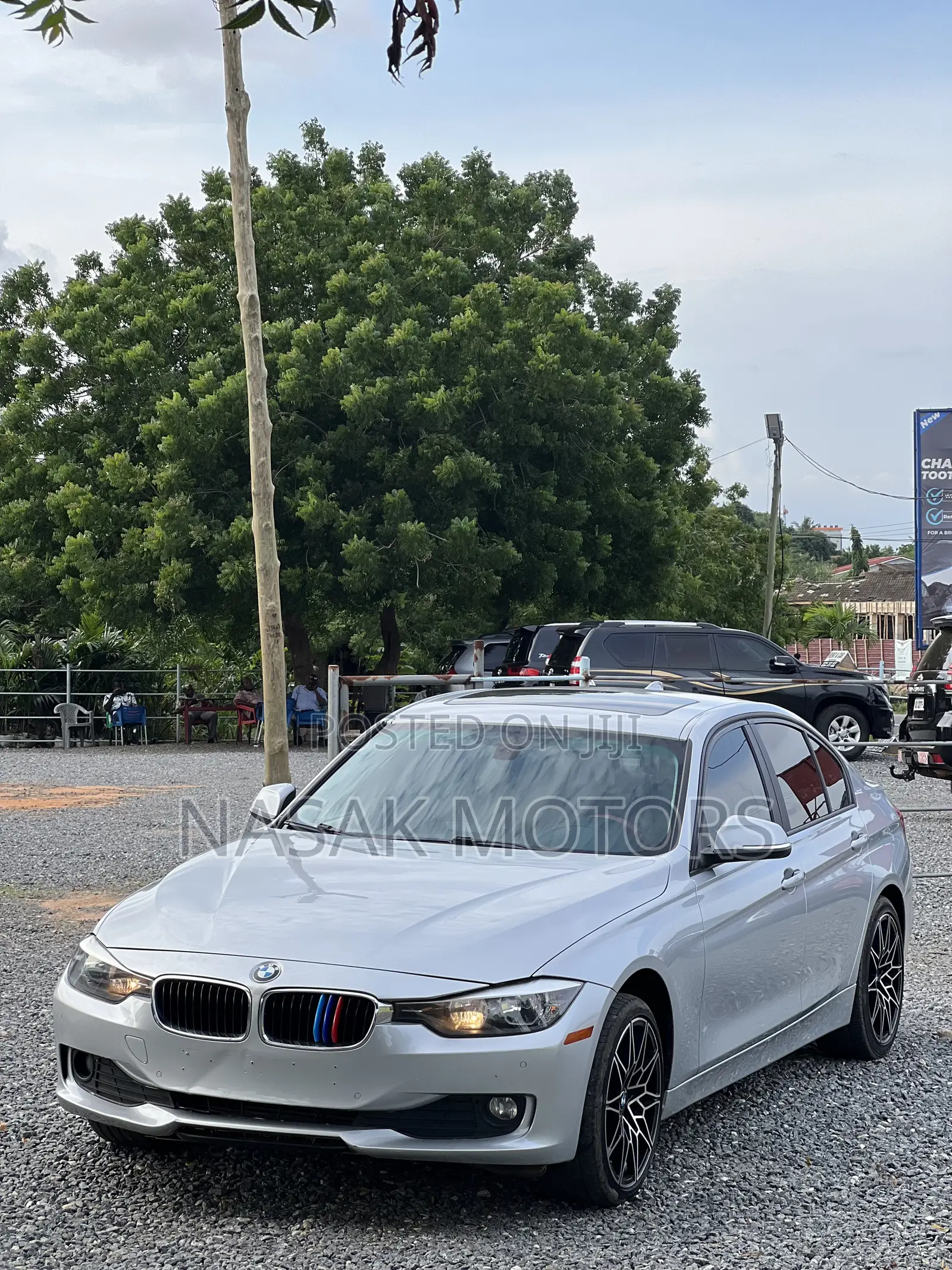 BMW 320i Sedan RWD 2014 Silver
