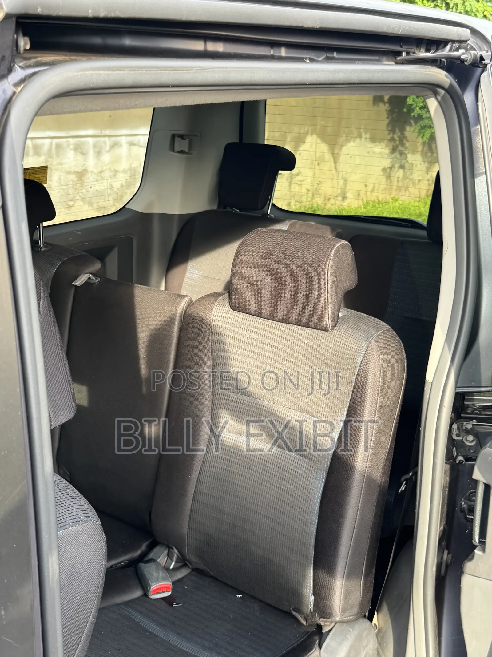 Toyota Voxy 2010 Purple