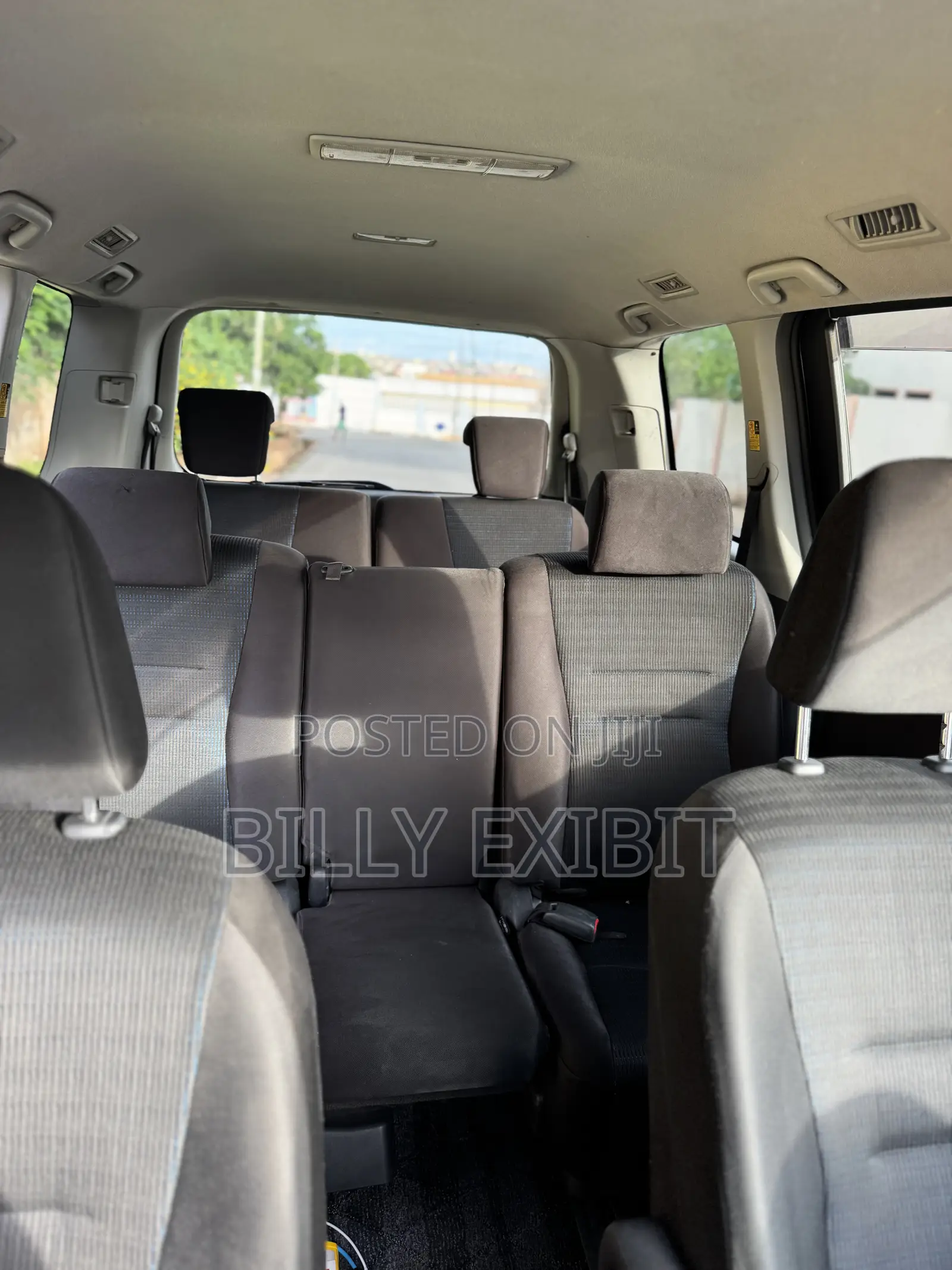 Toyota Voxy 2010 Purple