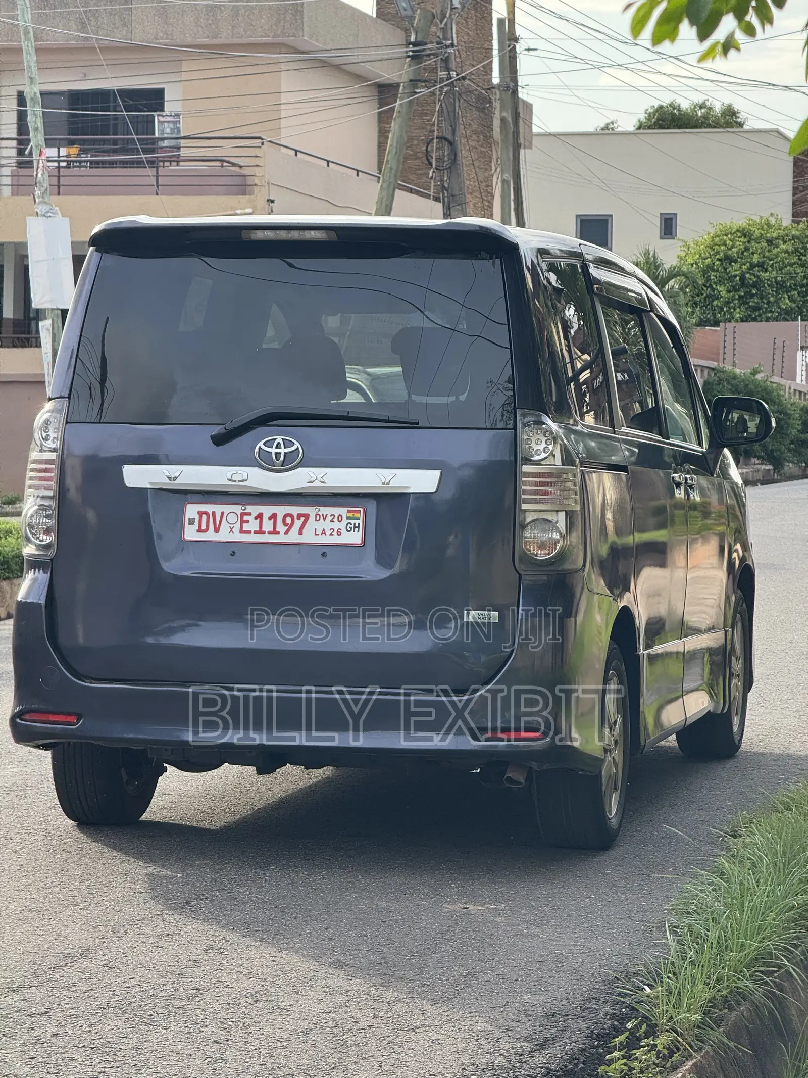Toyota Voxy 2010 Purple