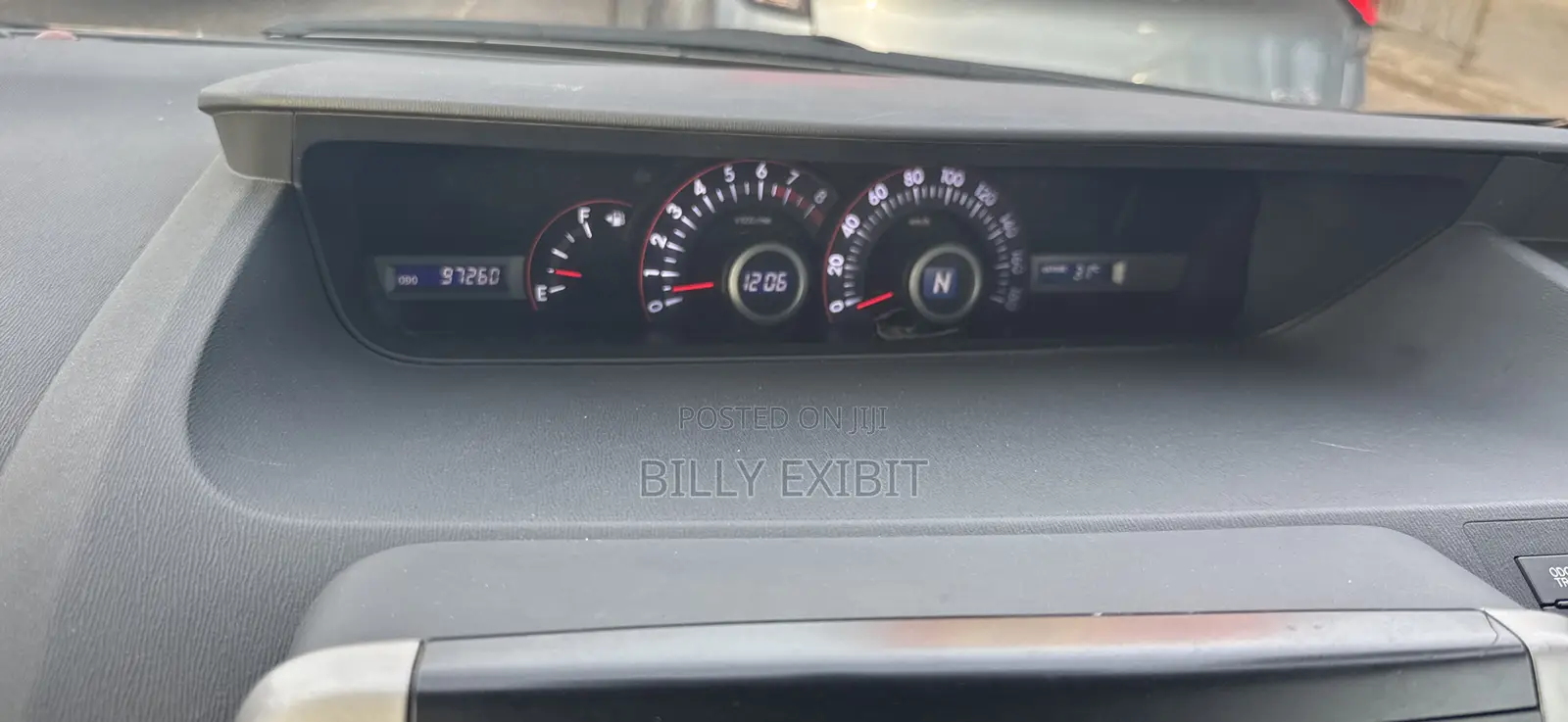 Toyota Voxy 2010 Purple