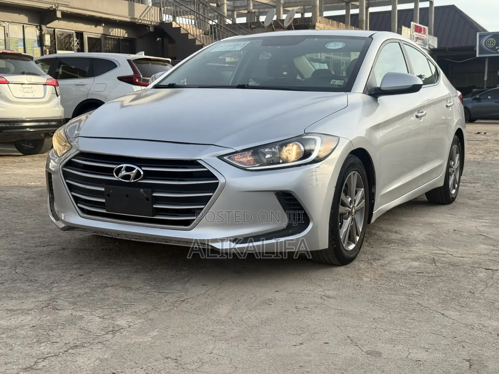 Hyundai Elantra Limited Sedan FWD (2.0L 4cyl 6A) 2017 Silver