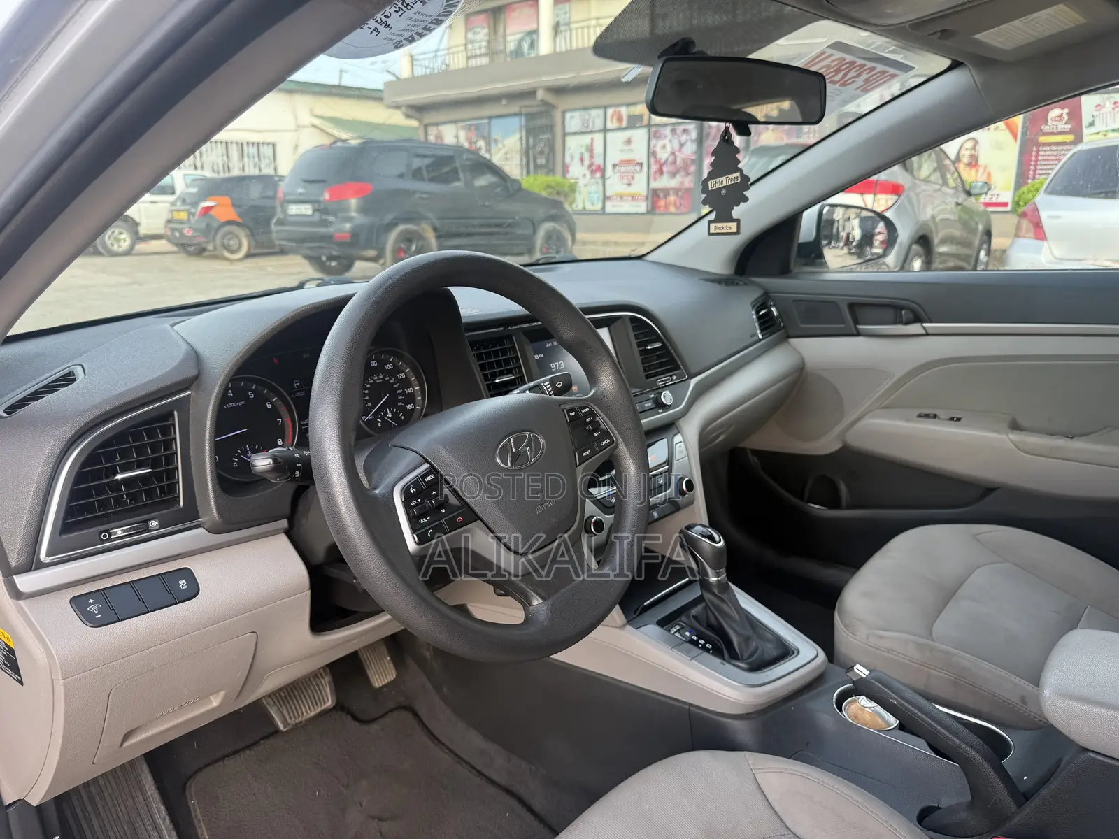 Hyundai Elantra Limited Sedan FWD (2.0L 4cyl 6A) 2017 Silver