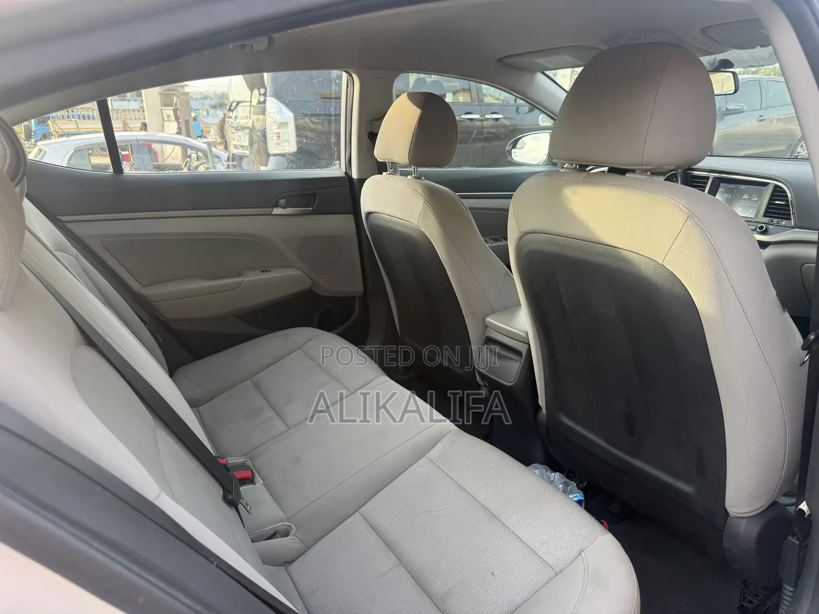 Hyundai Elantra Limited Sedan FWD (2.0L 4cyl 6A) 2017 Silver