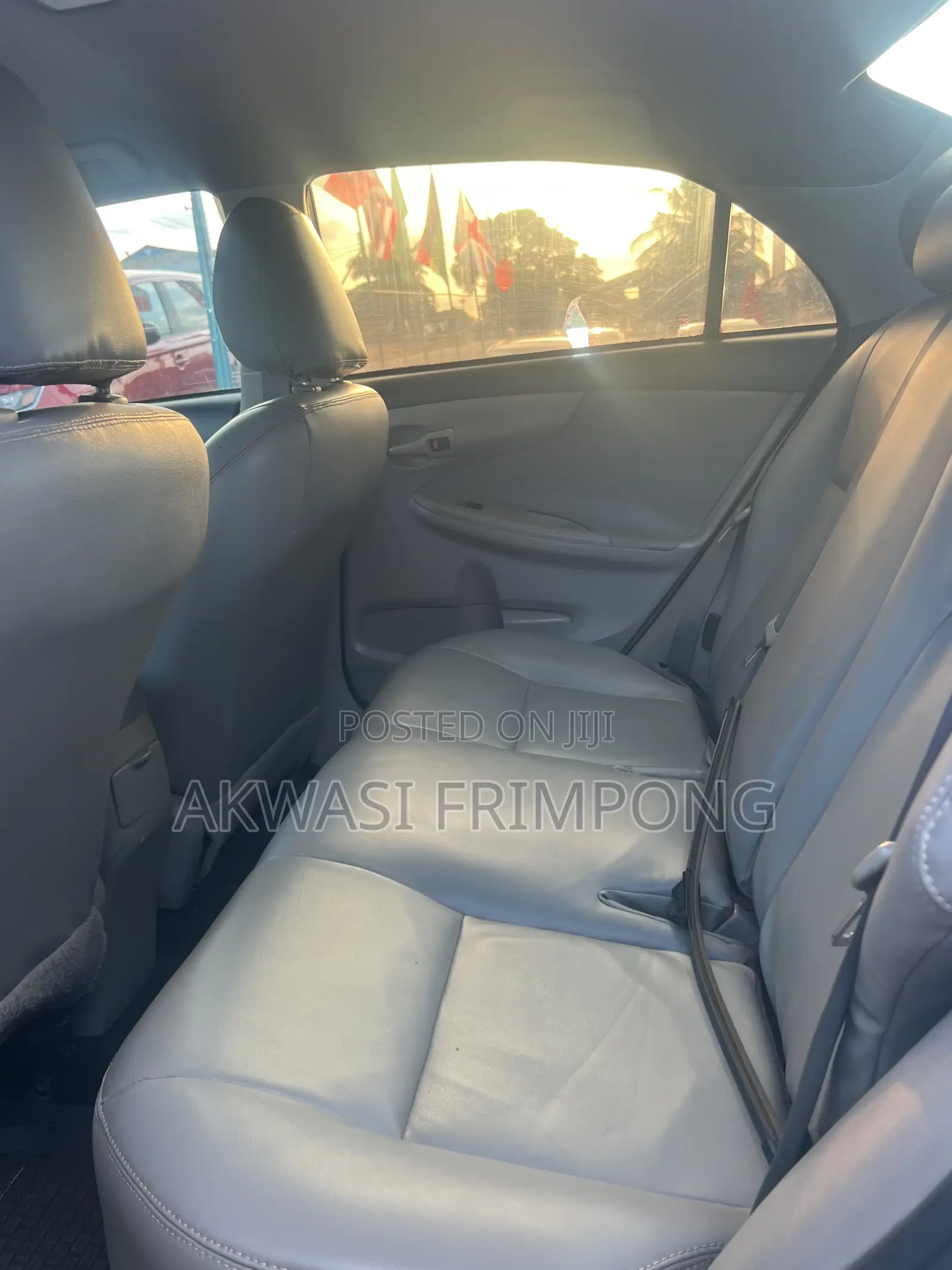 Toyota Corolla LE 4dr Sedan (1.8L 4cyl 4A) 2013 Silver