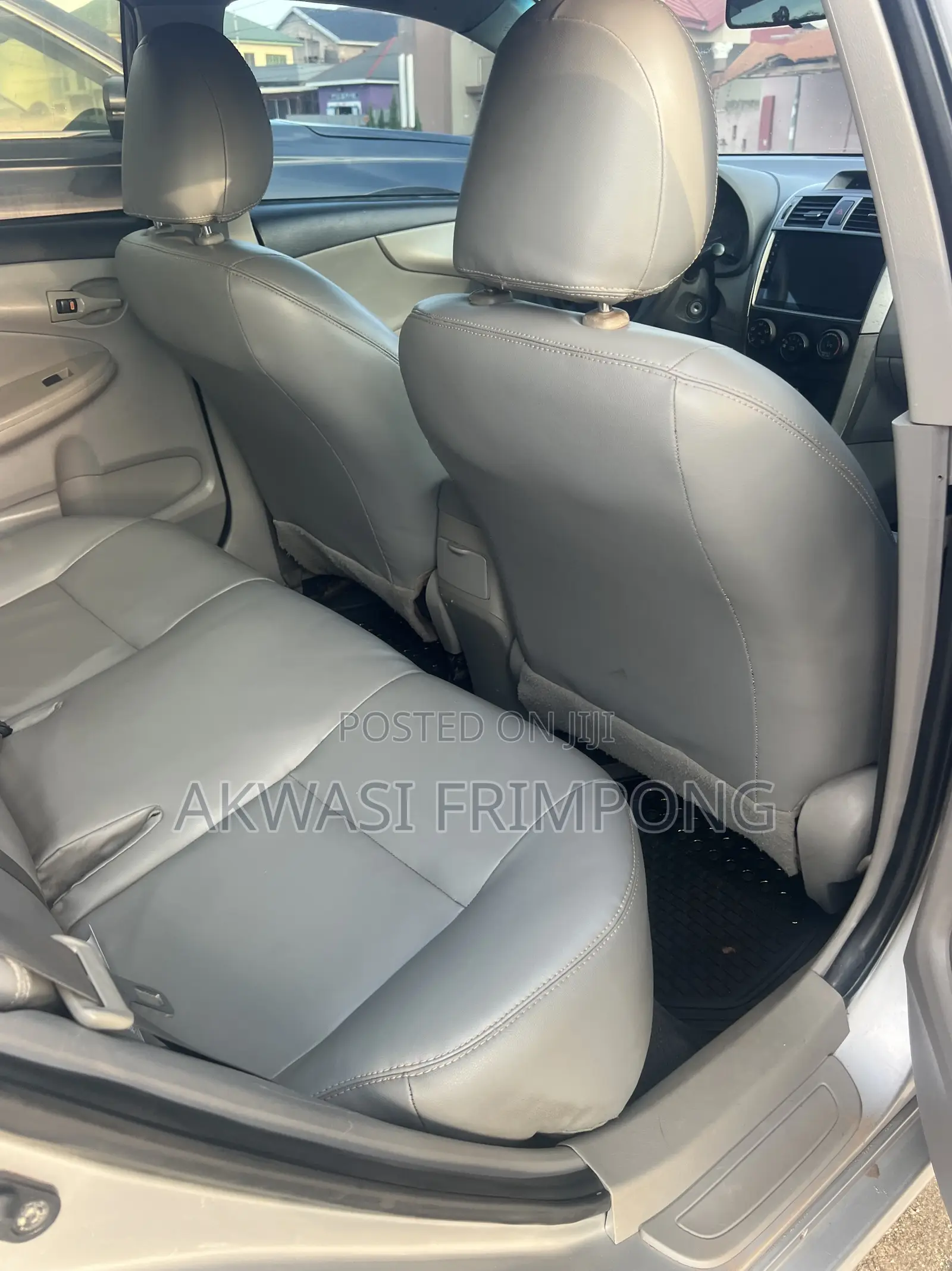 Toyota Corolla LE 4dr Sedan (1.8L 4cyl 4A) 2013 Silver