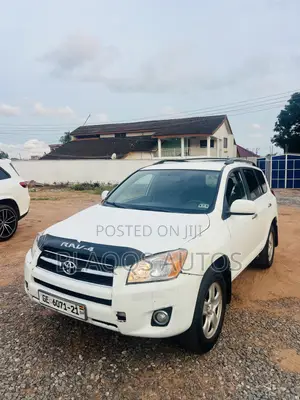 Toyota RAV4 2010 White