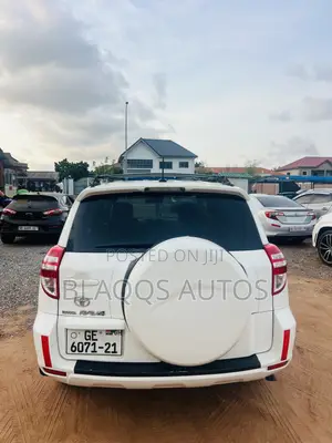 Toyota RAV4 2010 White