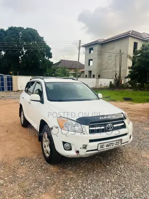 Toyota RAV4 2010 White