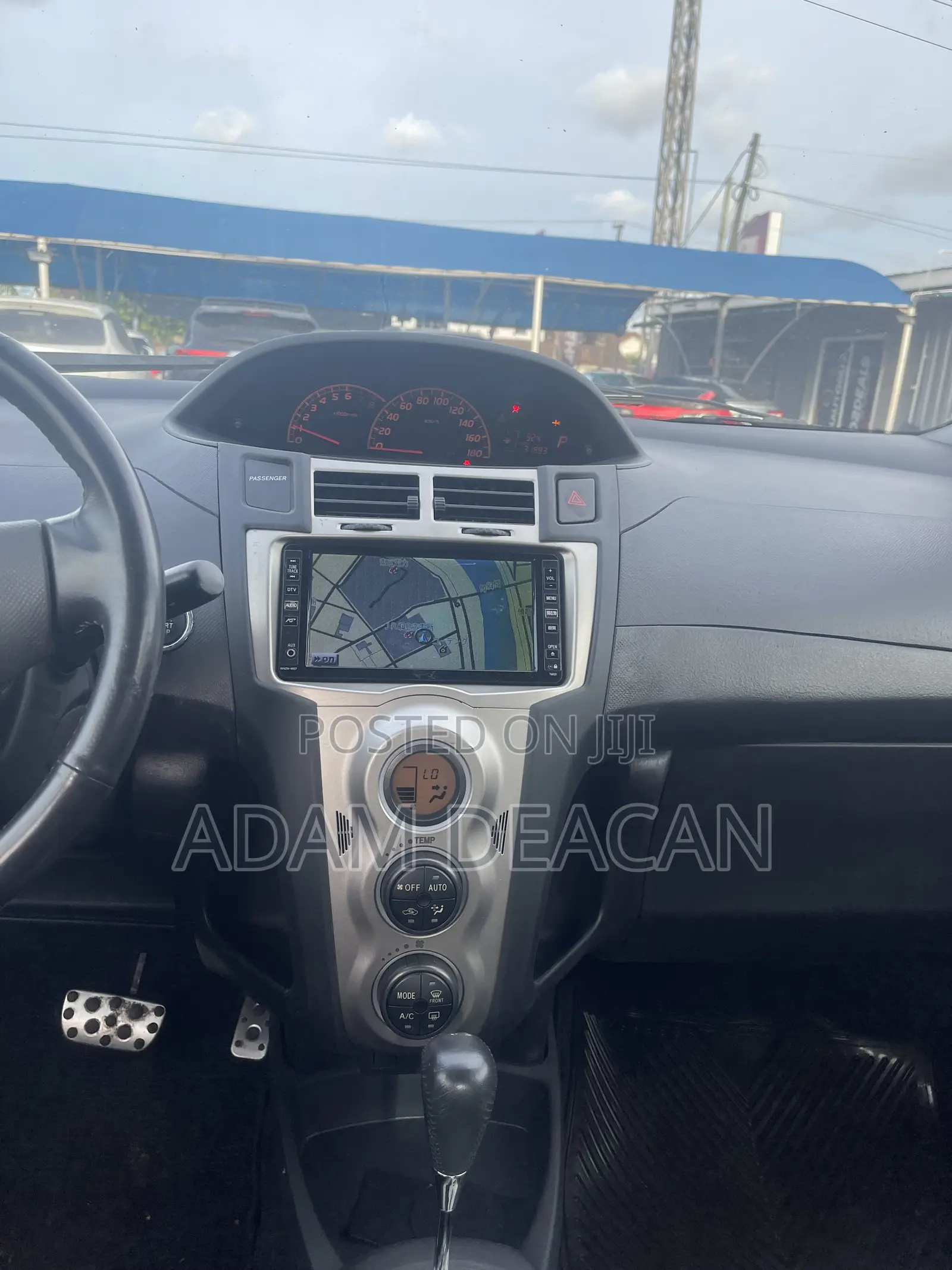 Toyota Vitz 2010