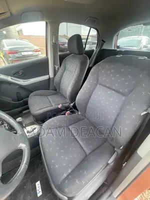 Toyota Vitz 2010