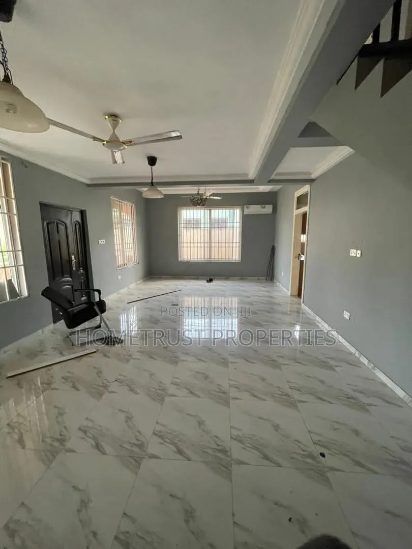 5bdrm House in Achimota Tantra, Mile 7 for rent