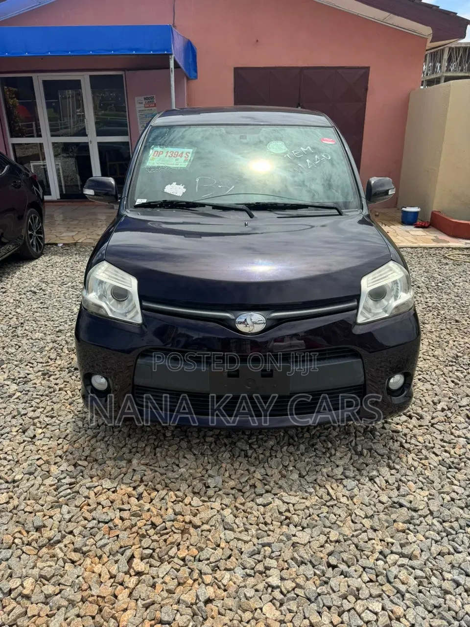 Toyota Sienta 2015 Brown