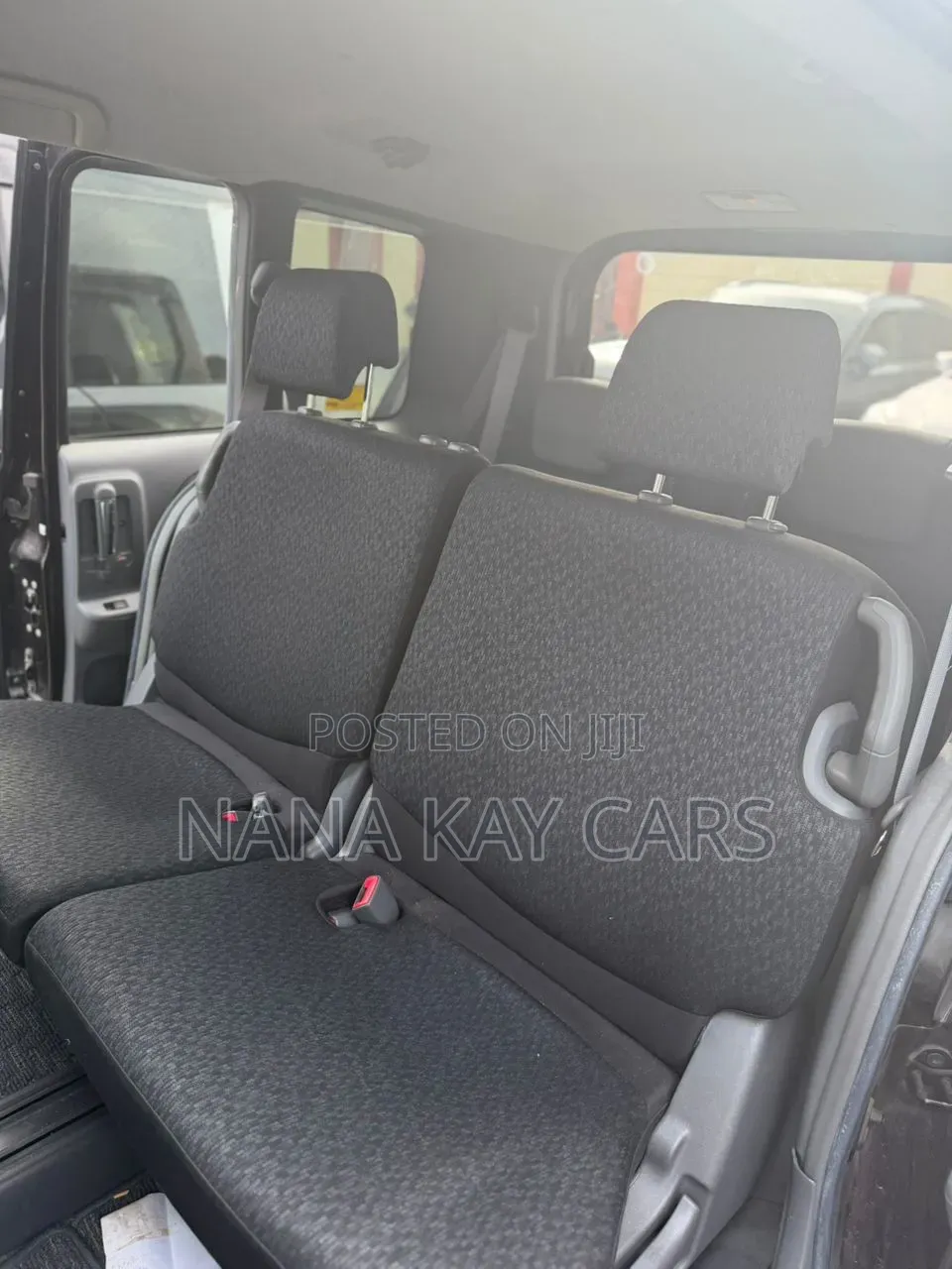 Toyota Sienta 2015 Brown