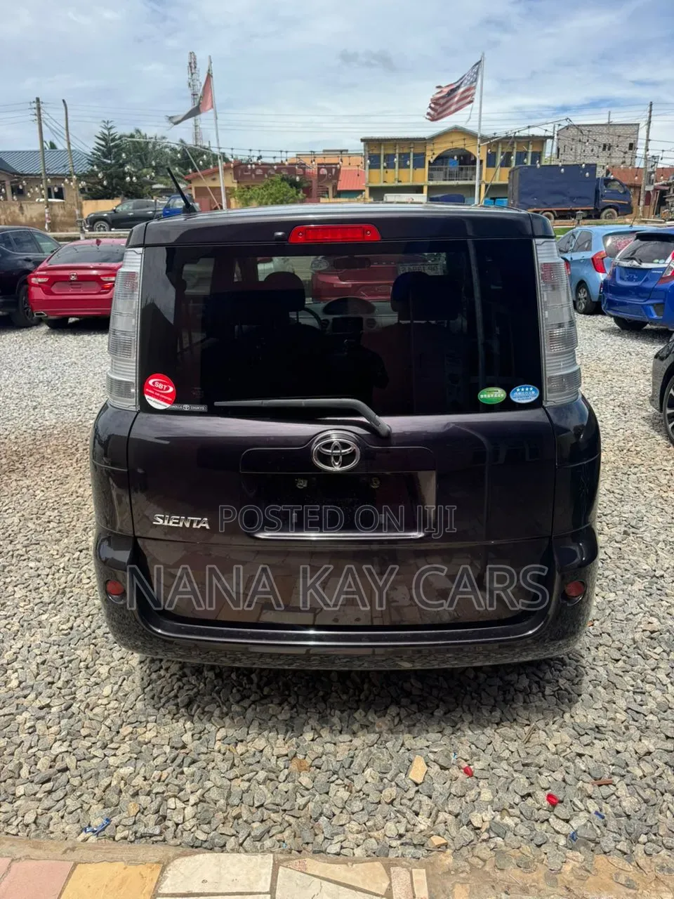 Toyota Sienta 2015 Brown