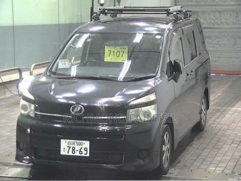 Toyota Voxy 2010 Black