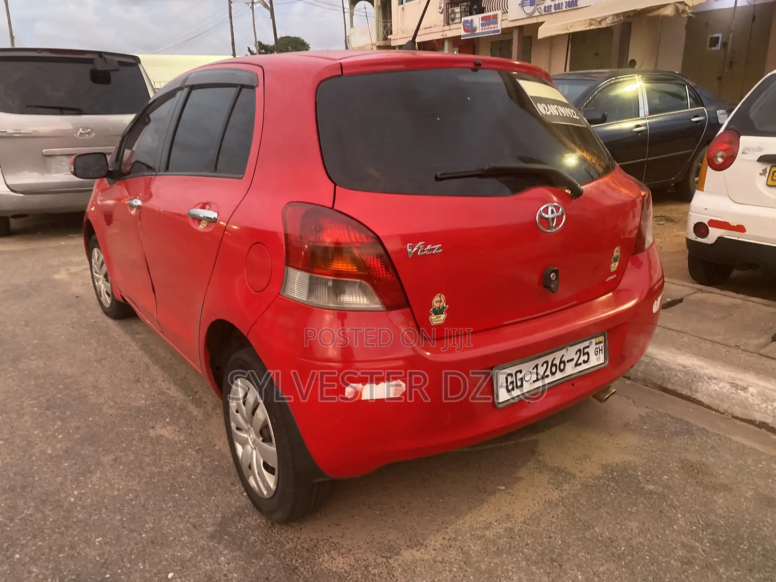 Toyota Vitz 2010 Red