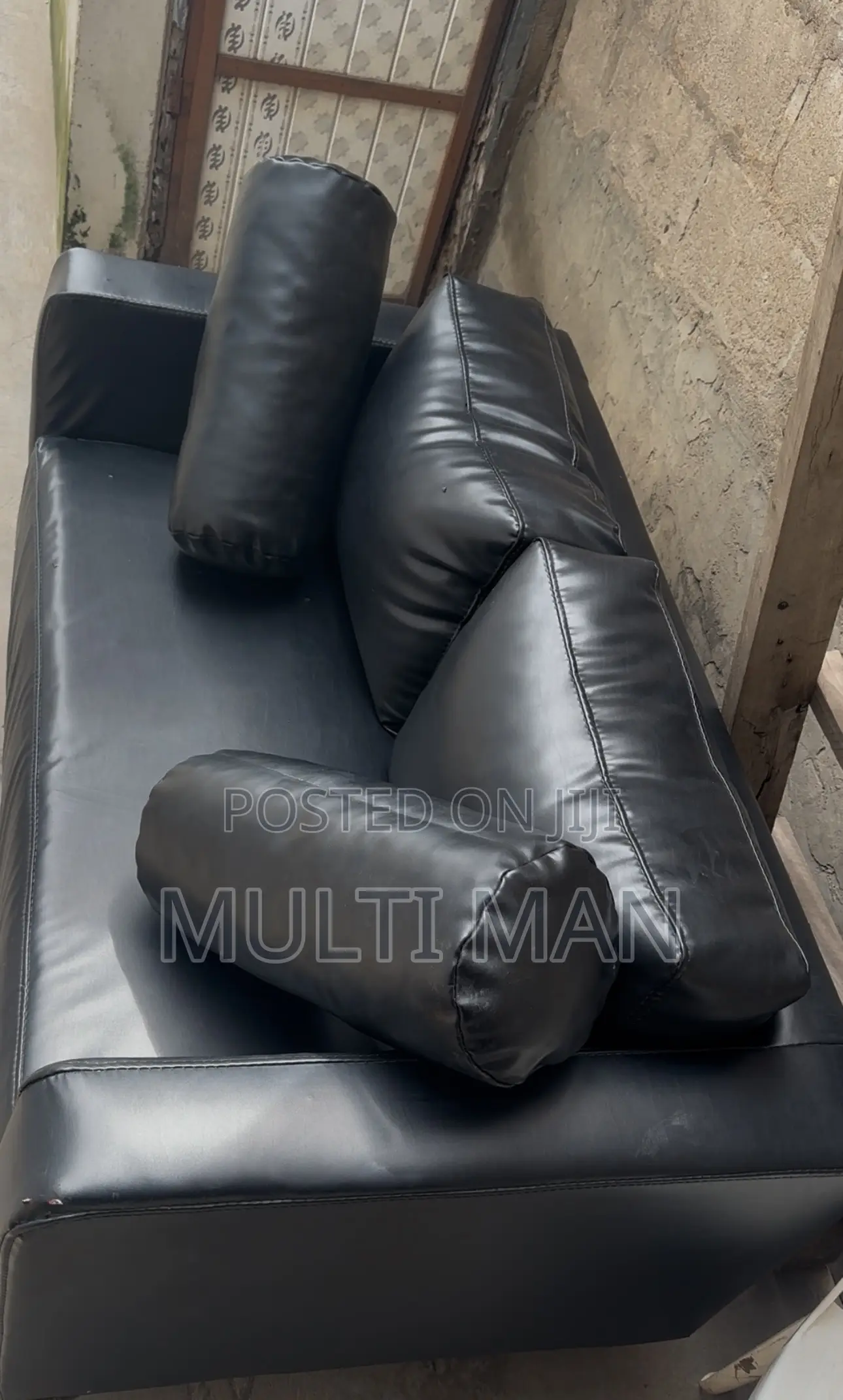 “Black Leatherette Chaise Daybed Bolsters - Easy Leg Fix - Gh₵ 3,500
