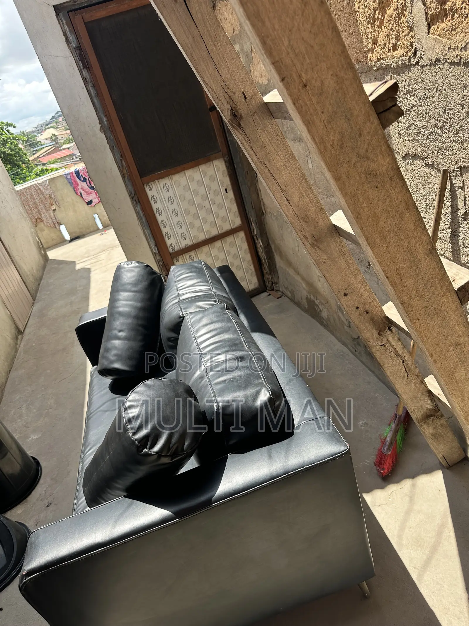 “Black Leatherette Chaise Daybed Bolsters - Easy Leg Fix - Gh₵ 3,500