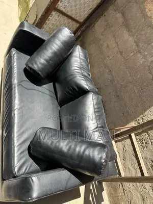 “Black Leatherette Chaise Daybed Bolsters - Easy Leg Fix - Gh₵ 3,500
