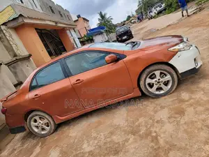 Toyota Corolla 2013 Brown