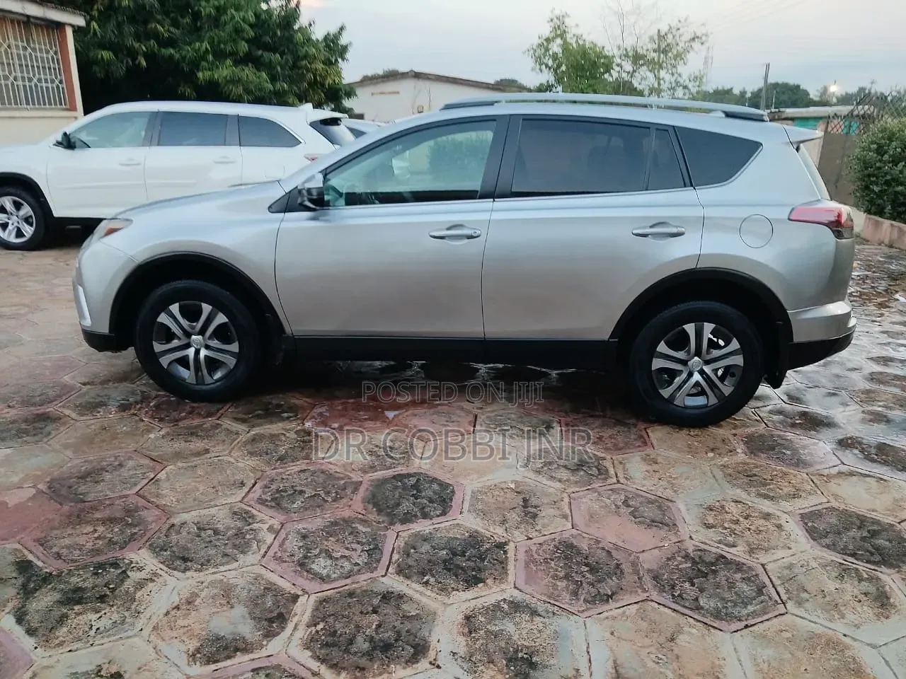 Toyota RAV4 Limited AWD (2.5L 4cyl 6A) 2017 Silver