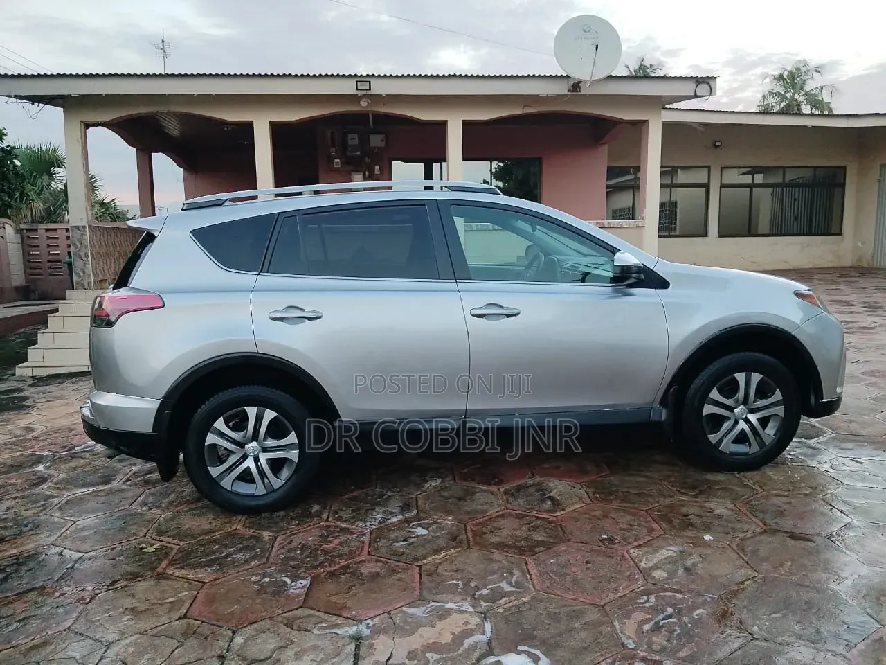 Toyota RAV4 Limited AWD (2.5L 4cyl 6A) 2017 Silver