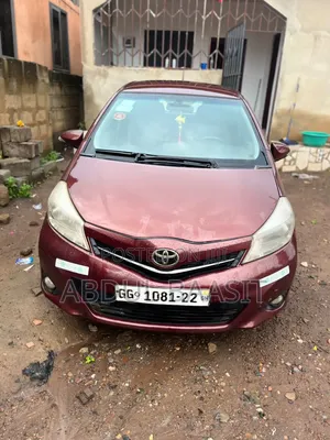 Toyota Vitz 2013 Brown