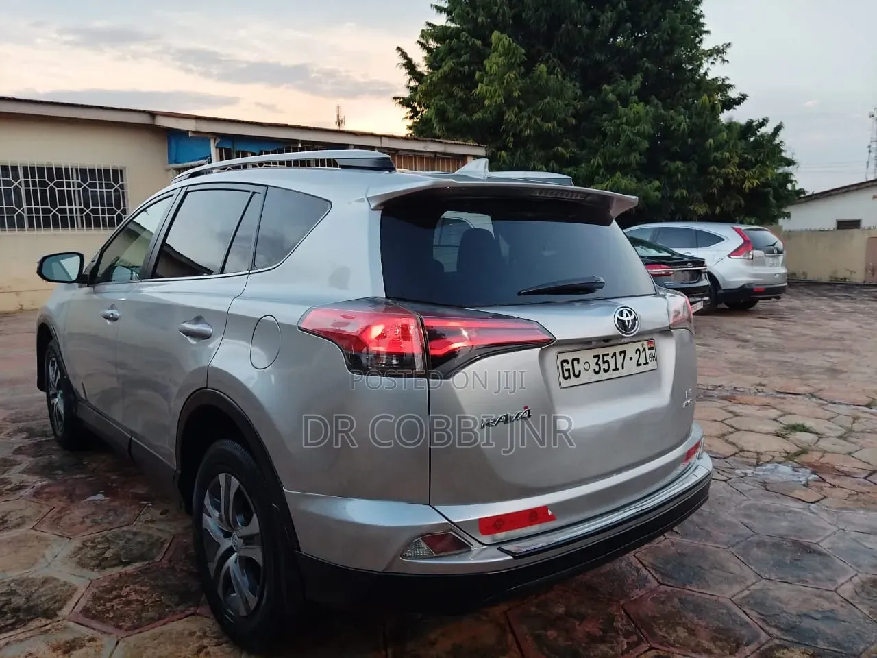 Toyota RAV4 Limited AWD (2.5L 4cyl 6A) 2017 Silver