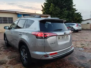 Toyota RAV4 Limited AWD (2.5L 4cyl 6A) 2017 Silver