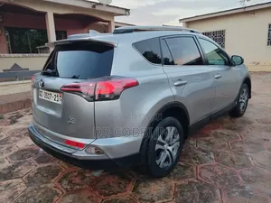 Toyota RAV4 Limited AWD (2.5L 4cyl 6A) 2017 Silver