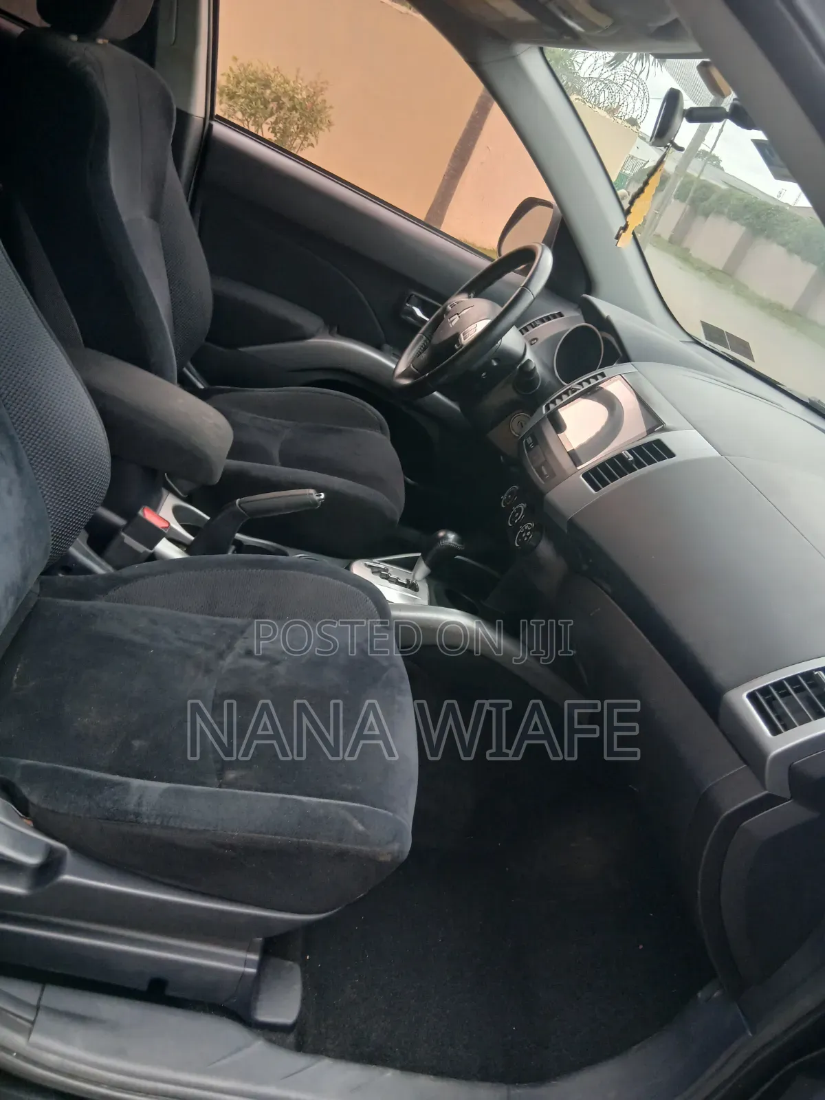 Mitsubishi Outlander SE 2012 Gray