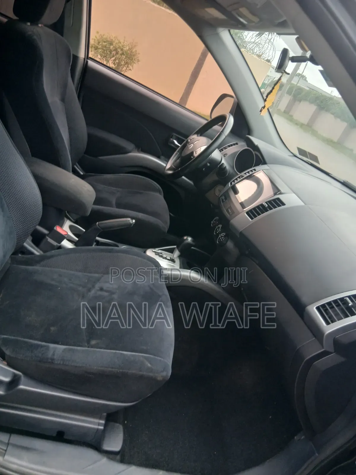 Mitsubishi Outlander SE 2012 Gray