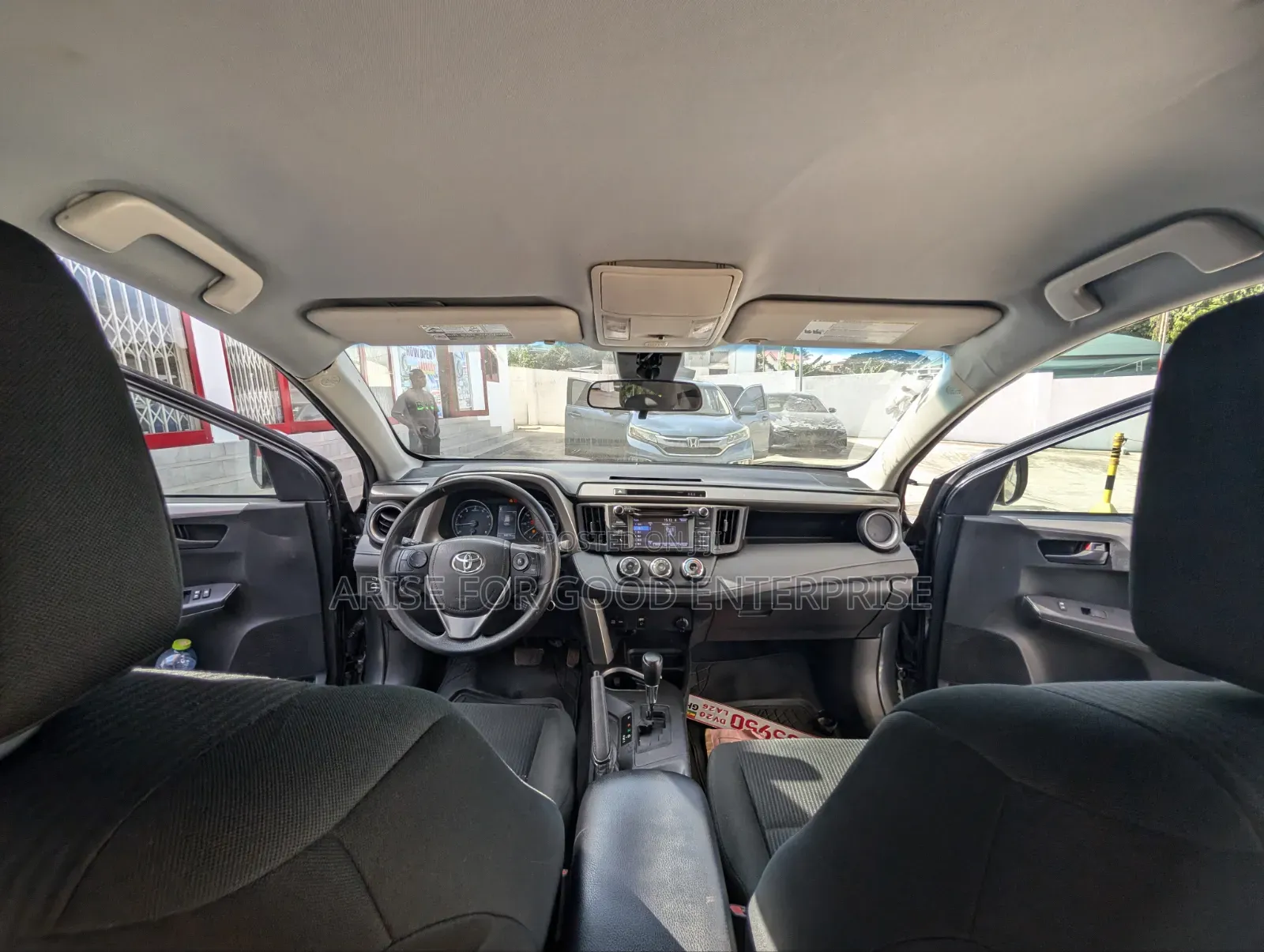 Toyota RAV4 LE 4dr SUV AWD (2.5L 4cyl 6A) 2018 Gray