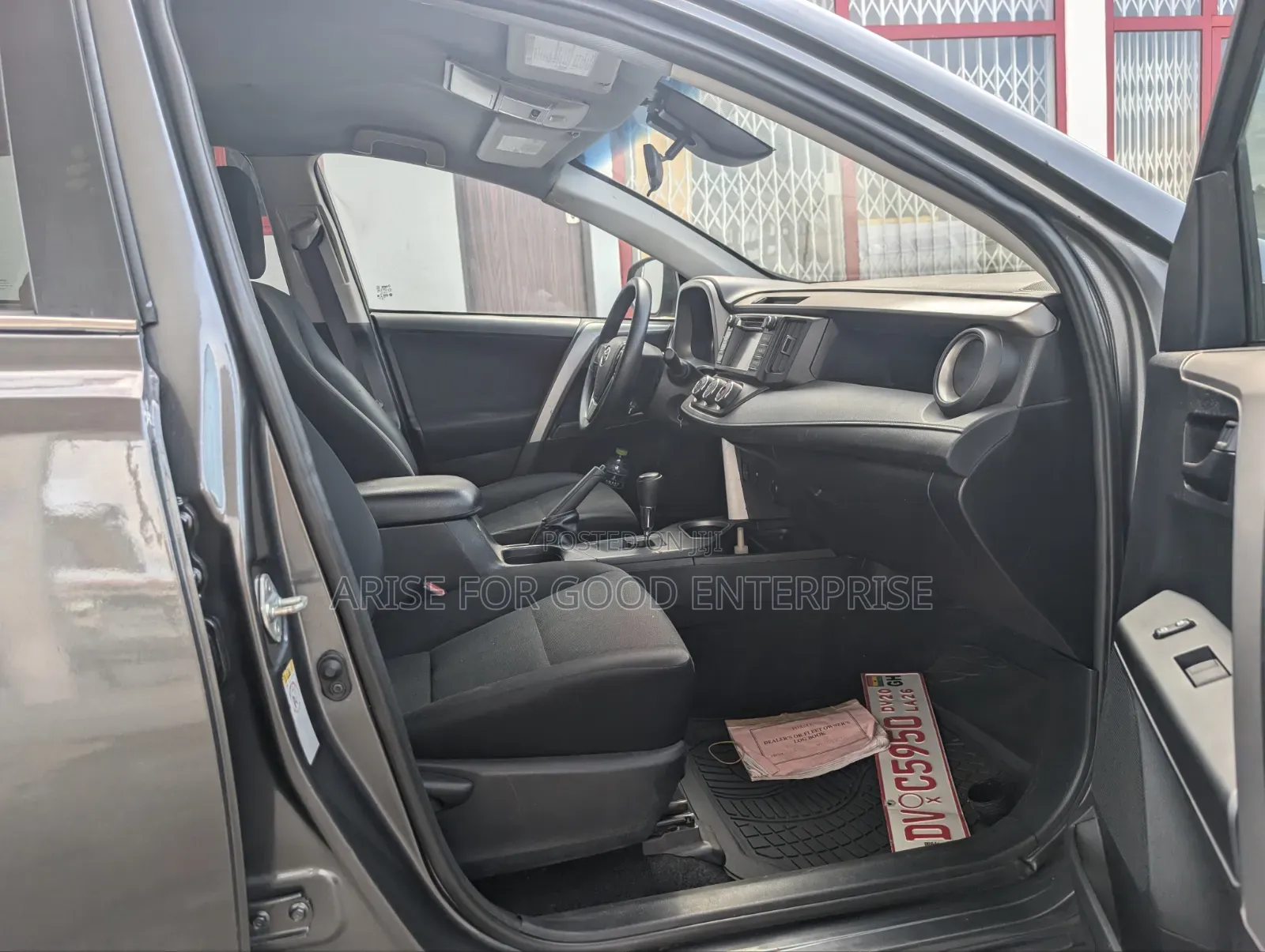 Toyota RAV4 LE 4dr SUV AWD (2.5L 4cyl 6A) 2018 Gray