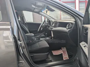 Toyota RAV4 LE 4dr SUV AWD (2.5L 4cyl 6A) 2018 Gray