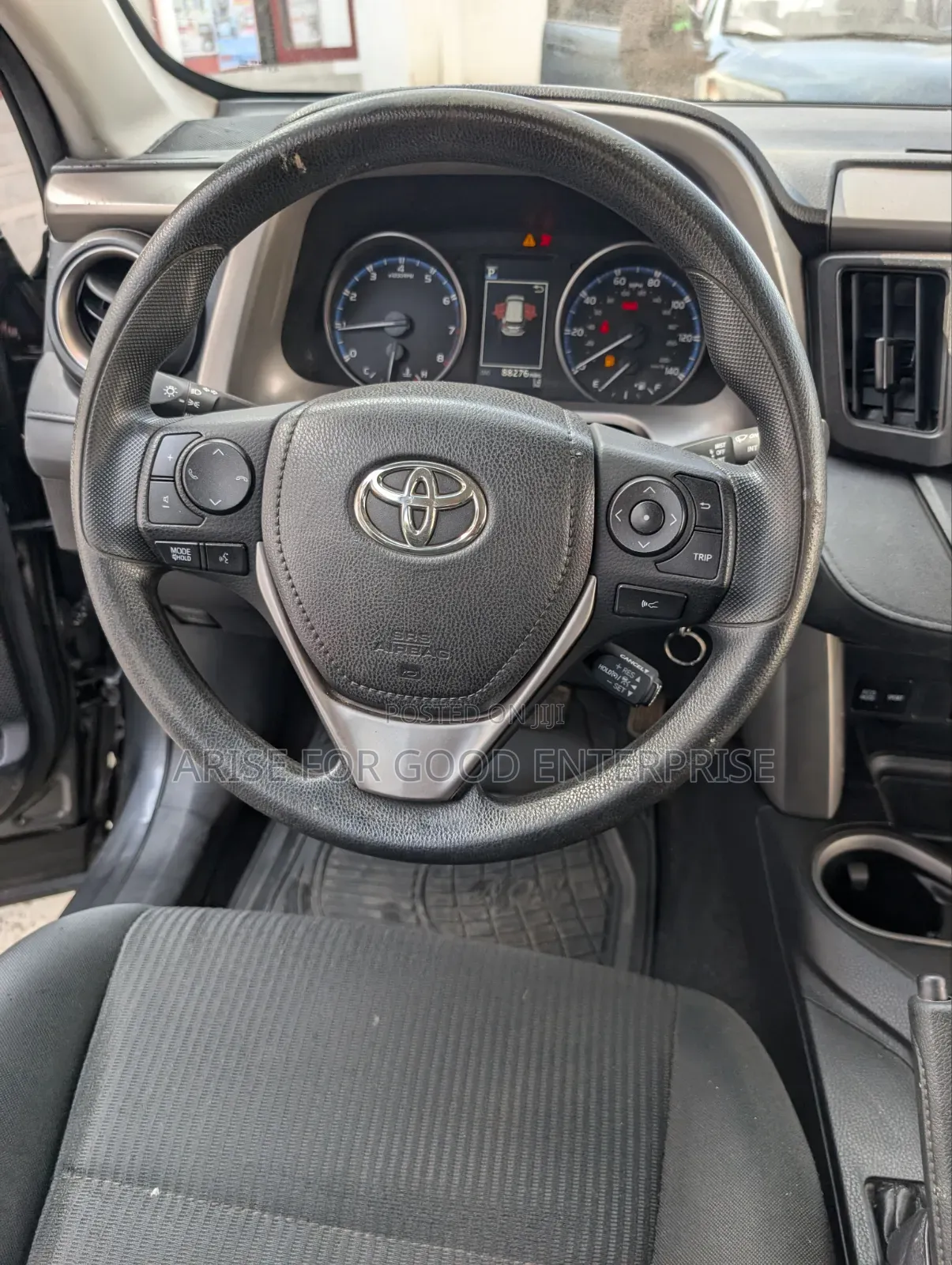 Toyota RAV4 LE 4dr SUV AWD (2.5L 4cyl 6A) 2018 Gray