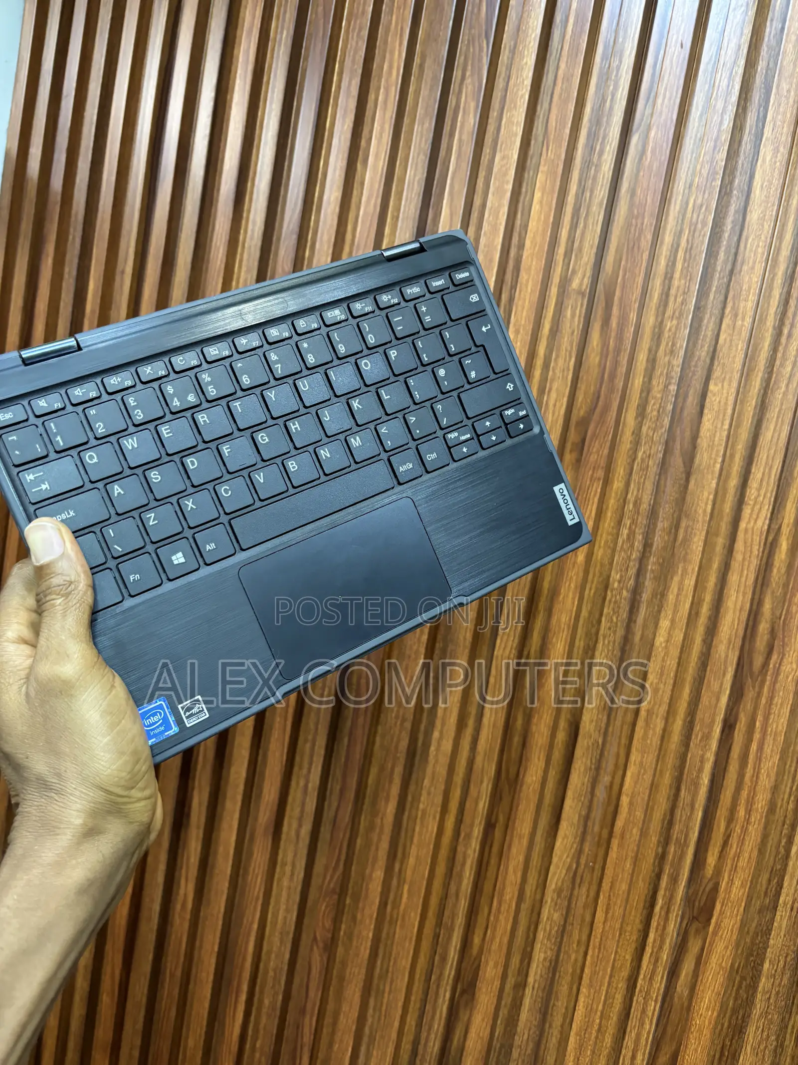 Laptop Lenovo 300e 4GB Intel SSD 128GB