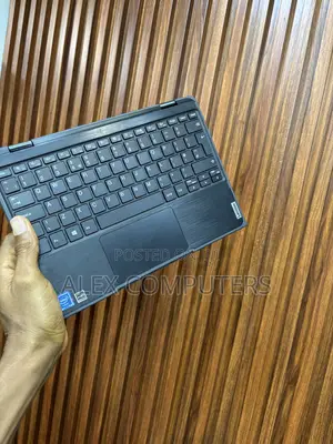 Laptop Lenovo 300e 4GB Intel SSD 128GB