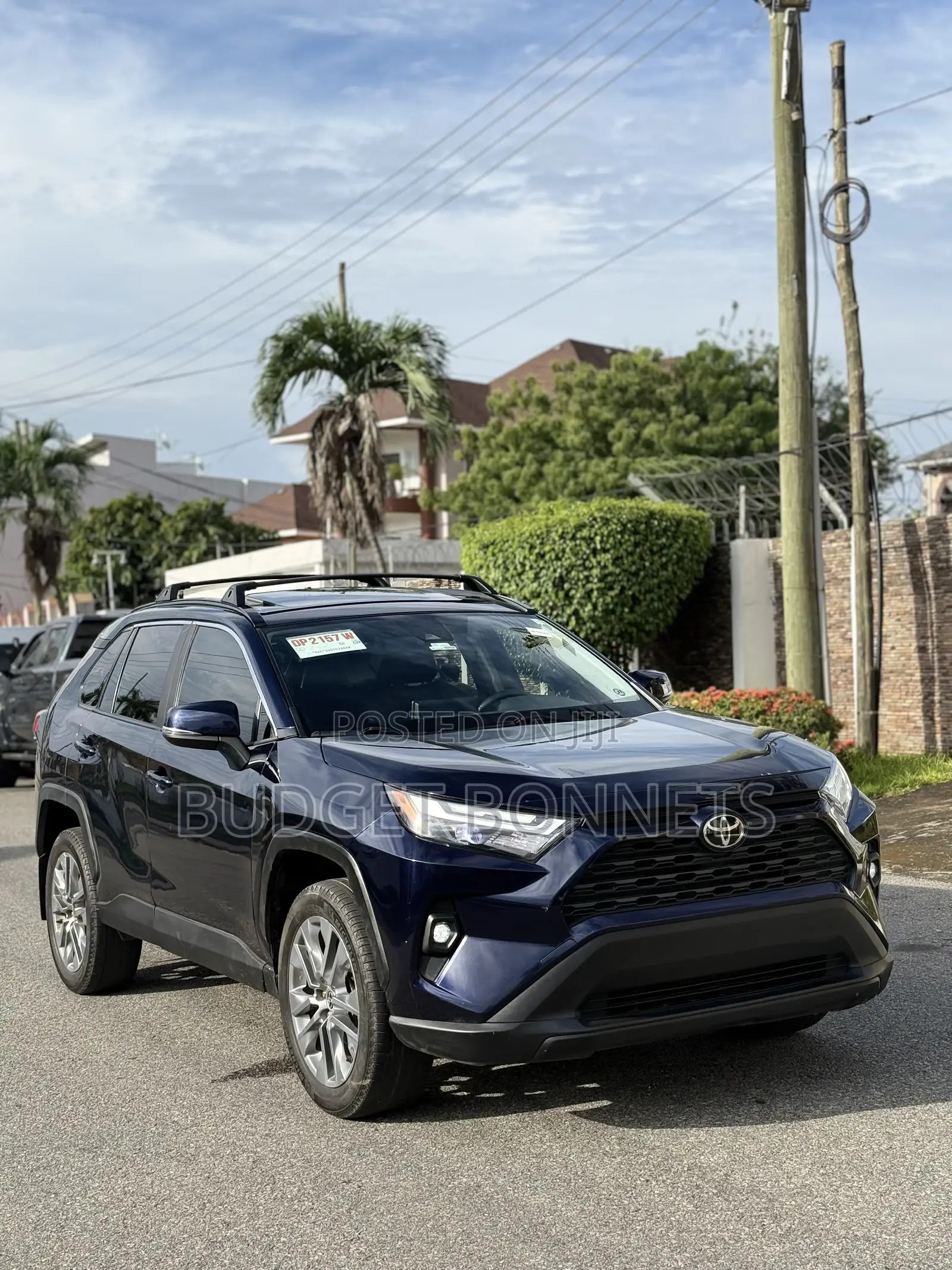 Toyota RAV4 XLE Premium AWD 2023 Blue
