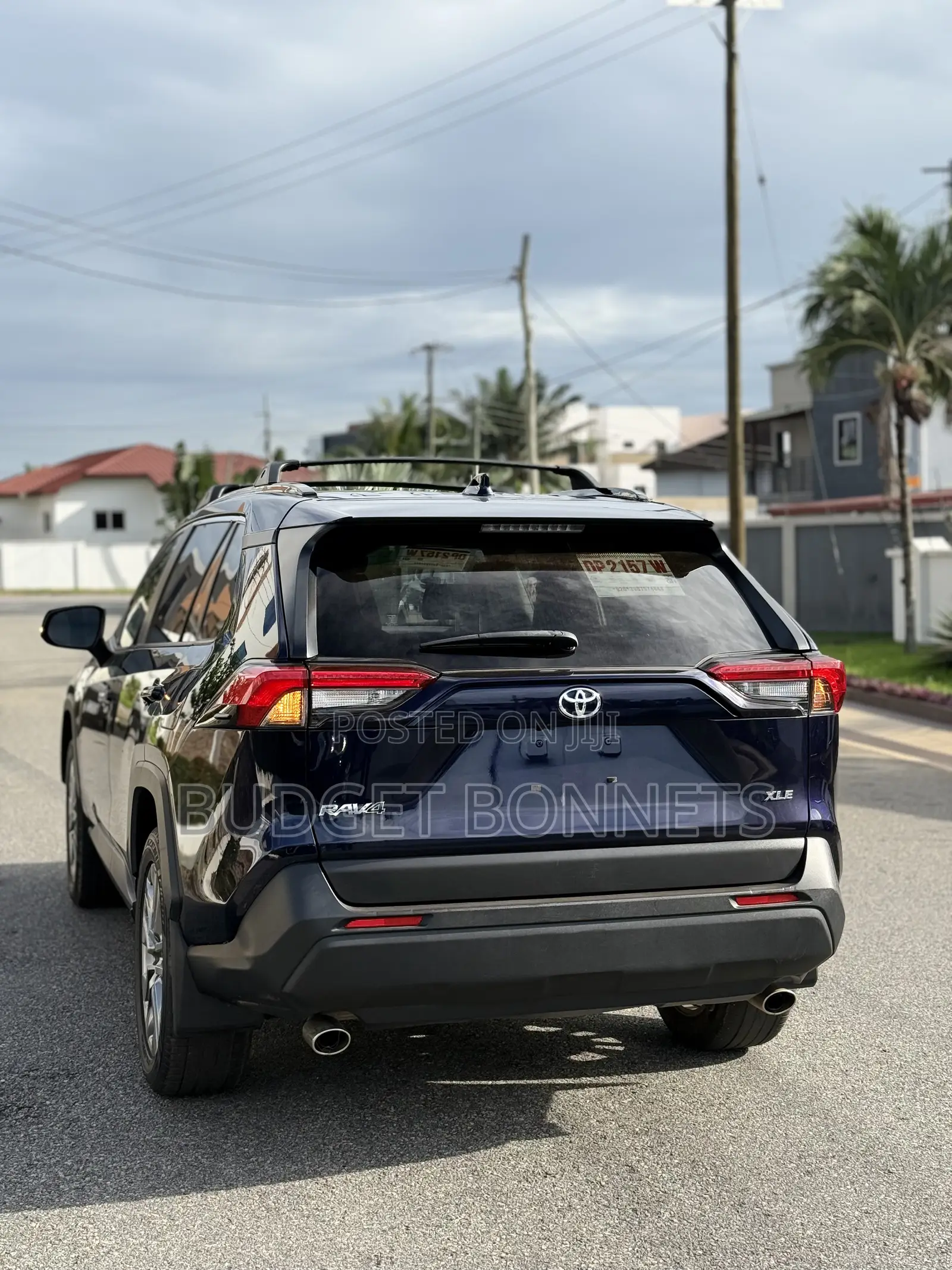 Toyota RAV4 XLE Premium AWD 2023 Blue