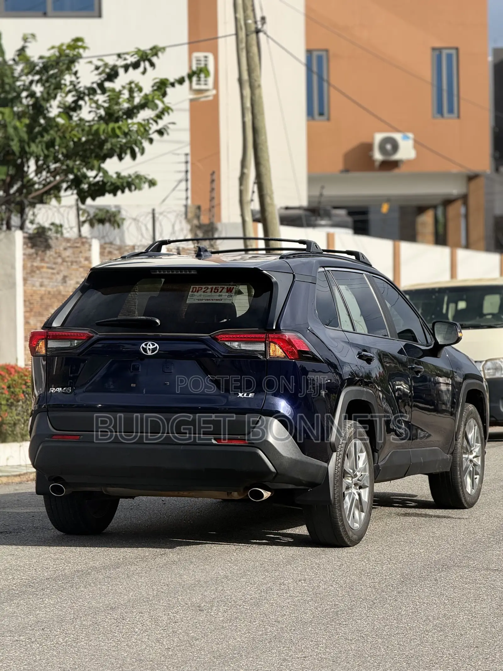 Toyota RAV4 XLE Premium AWD 2023 Blue