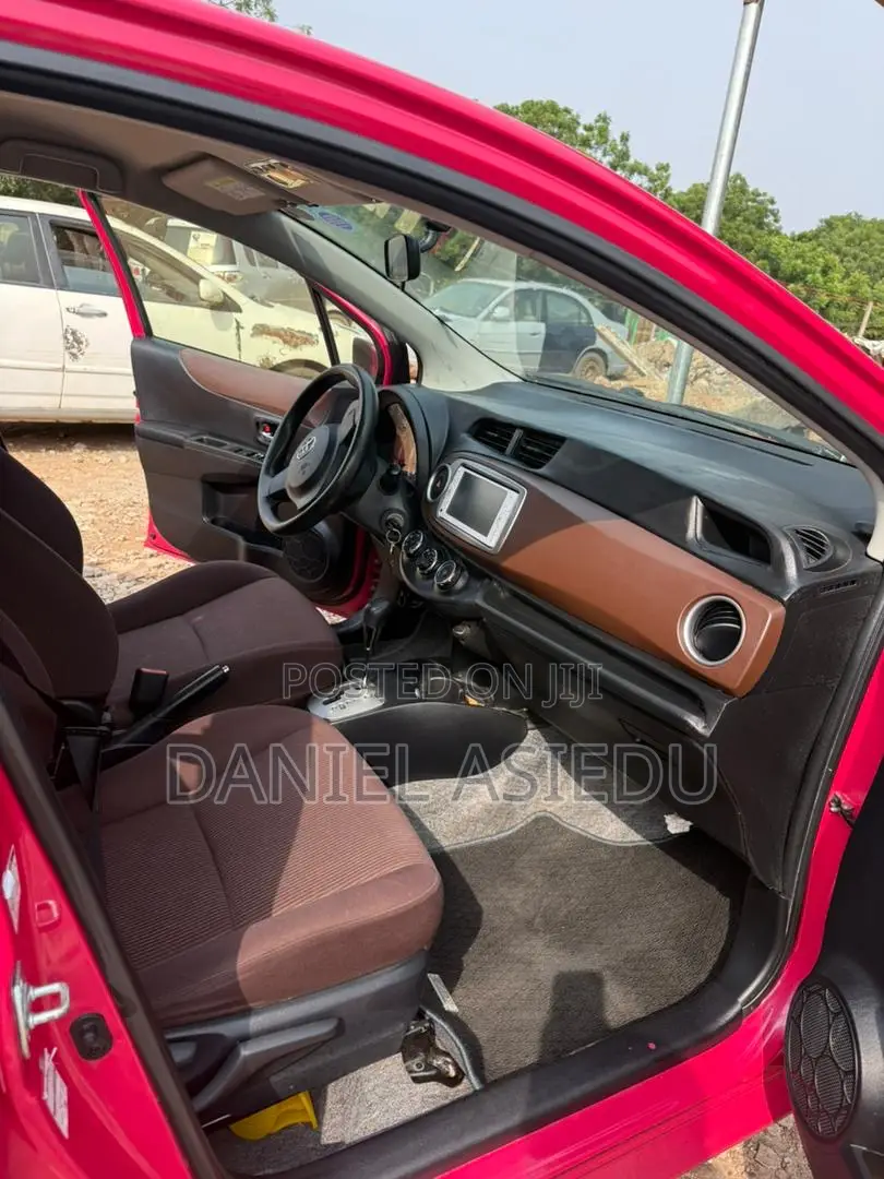 Toyota Vitz 1.3 AWD 3dr 2013 Pink