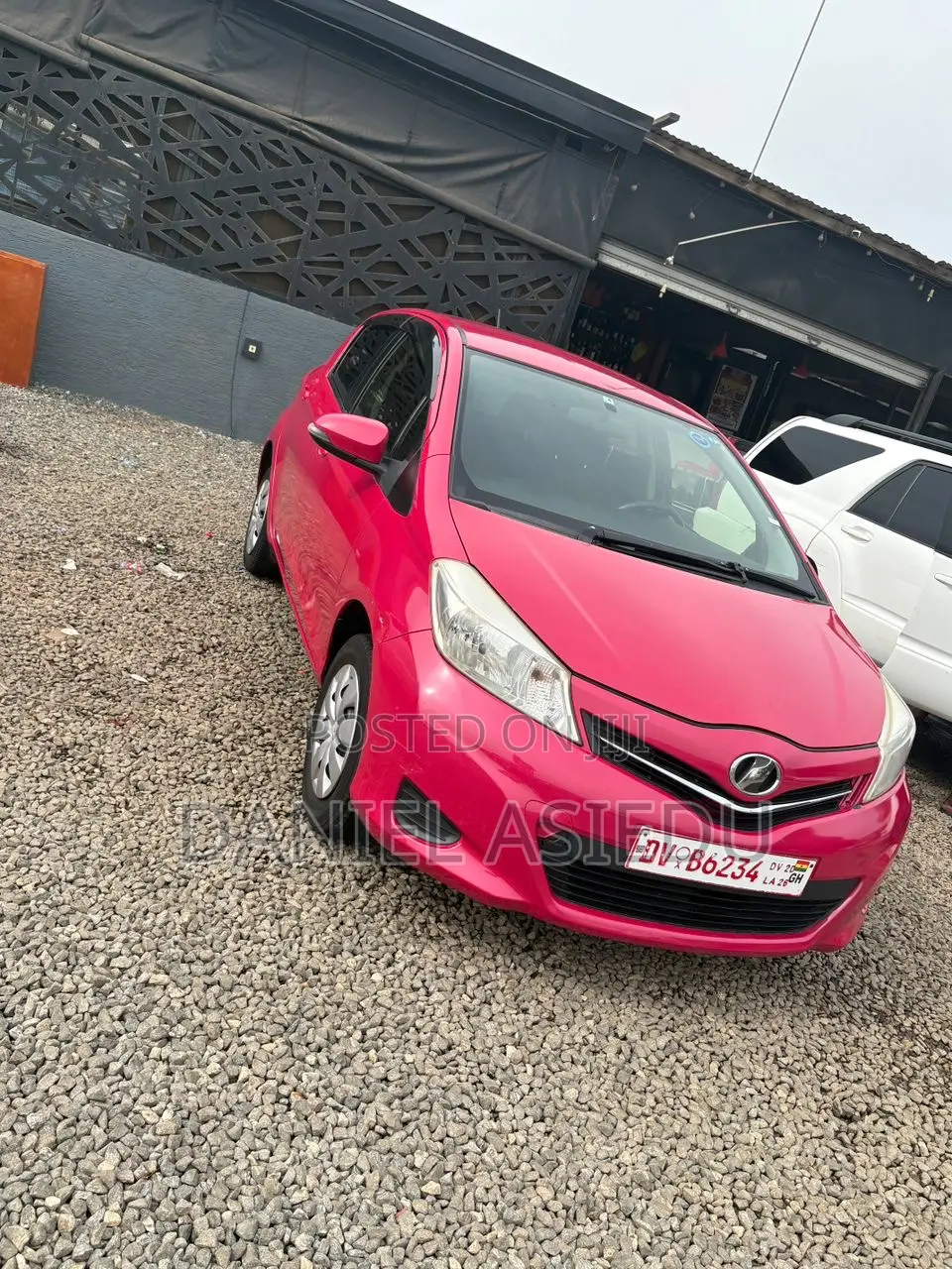 Toyota Vitz 1.3 AWD 3dr 2013 Pink