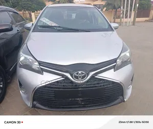 Toyota Yaris LE Hatchback 5dr 2016 Silver